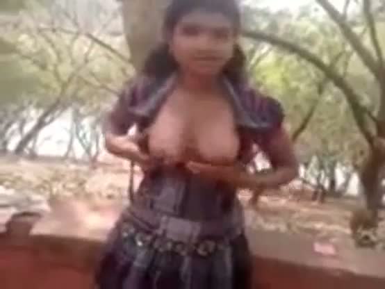 Teen enjoys outdoor sex with her boyfriend