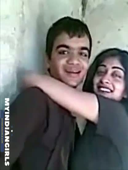 Indian sex clips of a young couple enjoying a nice outdoor kissing