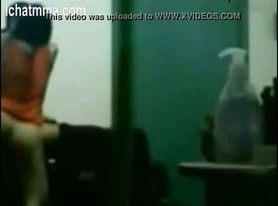XXX Indian video of a sexy girl with her boss after office hours